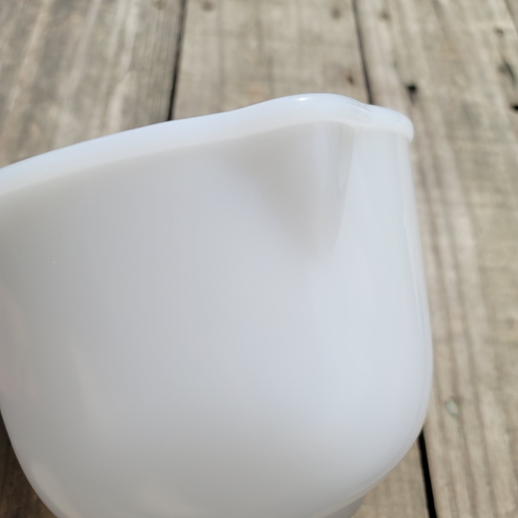 Vtg Glasbake Milk Glass Mixer Bowl Sunbeam - Picture 10 of 14